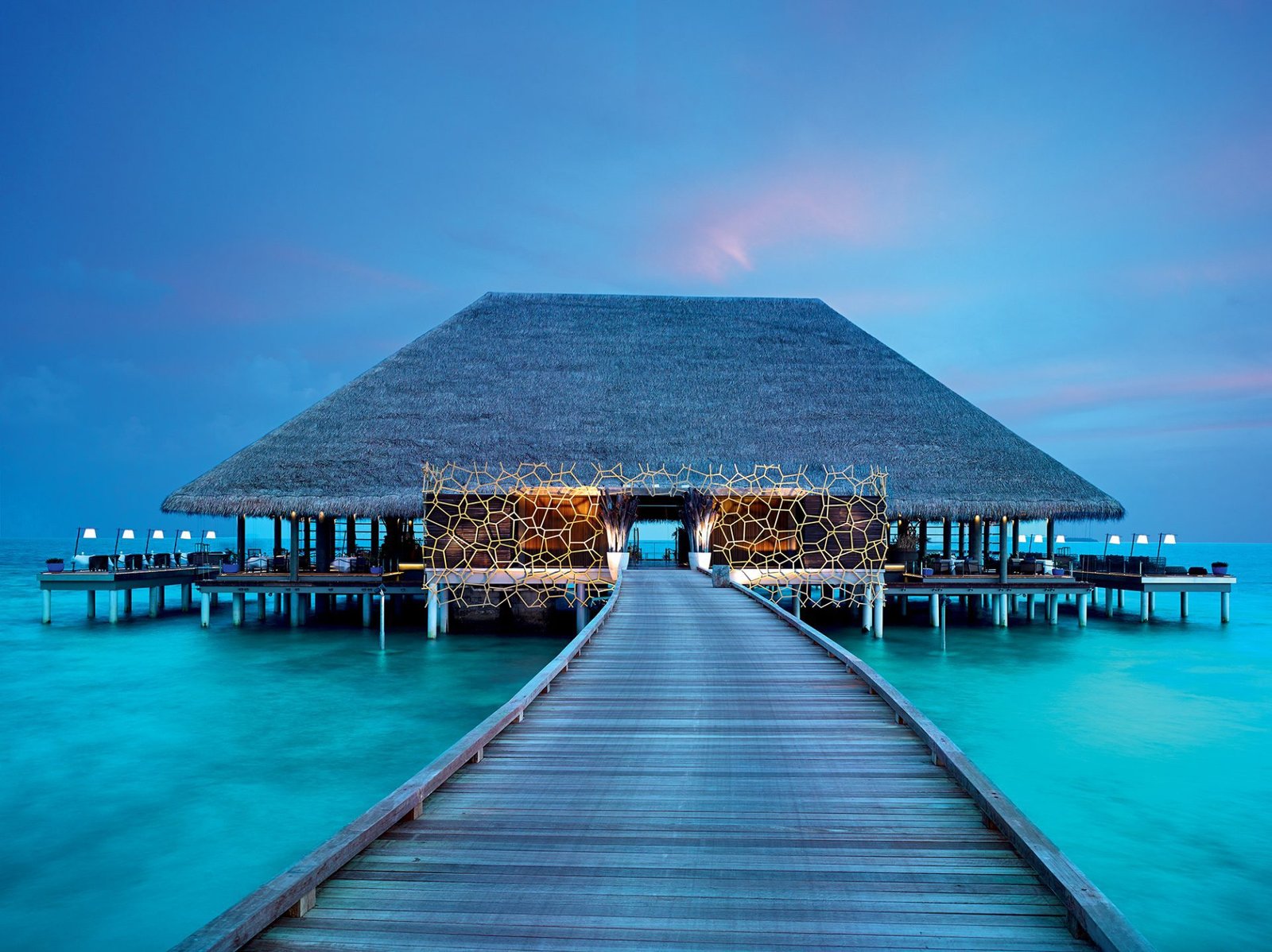 Velaa Private Island Maldives - Aragu Restaurant & Cru Lounge