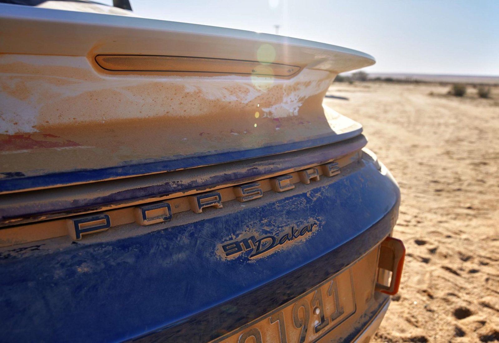 Porsche 911 Carrera 3.2 4x4 Paris-Dakar & 911 Dakar